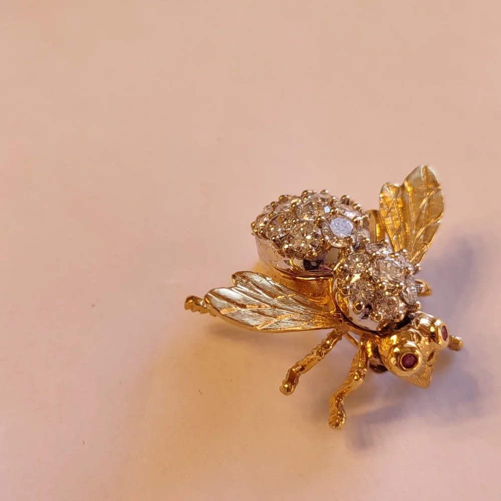 Diamond Bee pin brooch Ruby eyes, 18k yellow gold, Herbert Rosenthal Natural